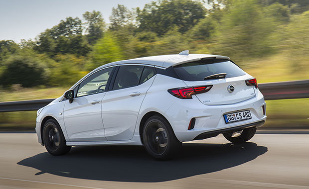Opel'in üç modeline emisyon soruşturması açıldı